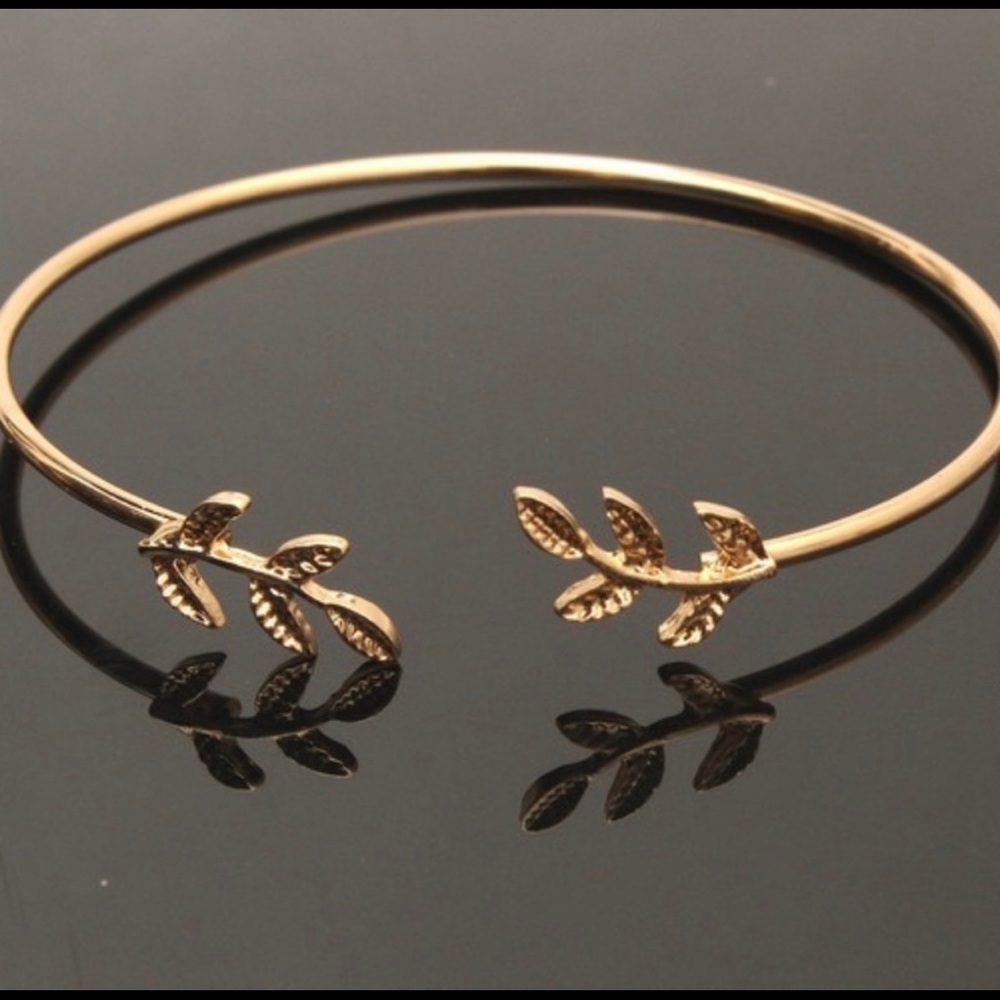 🍍Leaf Bangle Bracelet Gold